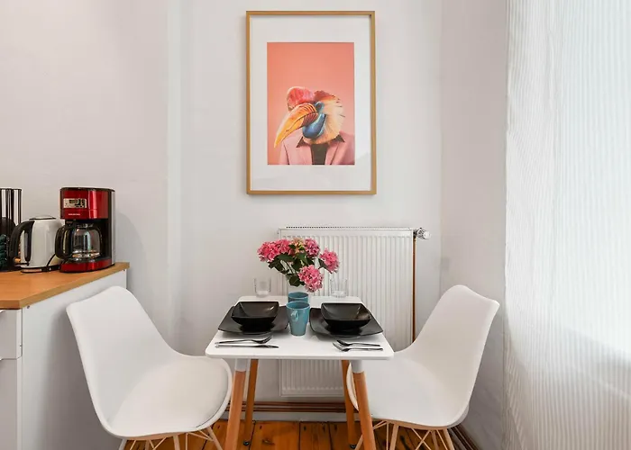 33 M Schoenhauser Allee * برلين