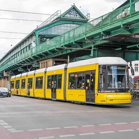 33 M Schoenhauser Allee *
