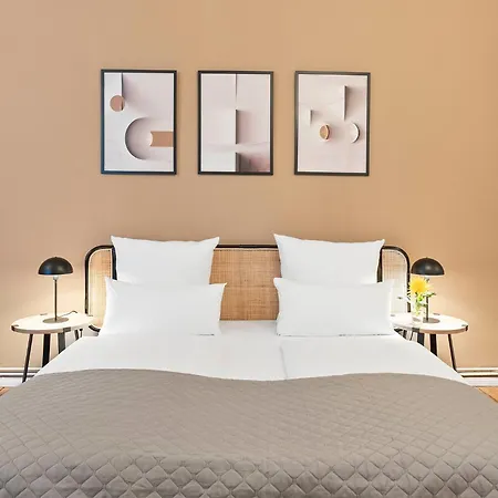 33 M Schoenhauser Allee Apartmán *