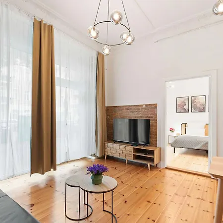 33 M Schoenhauser Allee Berlín