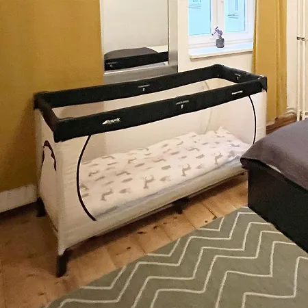 33 M Schoenhauser Allee Apartman