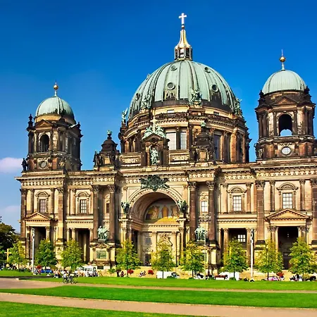 33 M Schoenhauser Allee شقة *