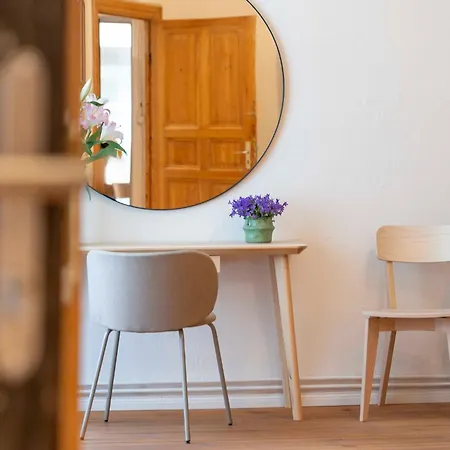 33 M Schoenhauser Allee Apartment