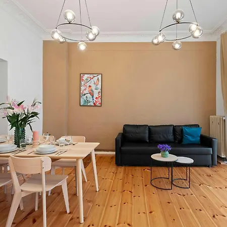 Apartment 33 M Schoenhauser Allee *